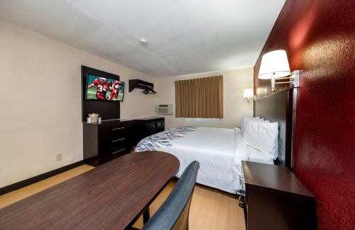 Northside Hotel | Red Roof Inn Jacksonville - Cruise Port