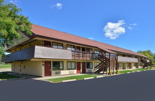 Oak Creek Hotel | Red Roof Inn Milwaukee Airport Oak Creek
