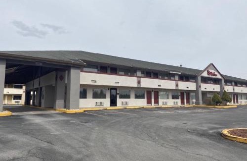 Somerset Hotel | Red Roof Inn Somerset, PA