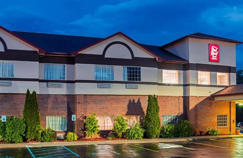 Lake Orion Hotel | Red Roof Inn & Suites Lake Orion/Auburn Hills