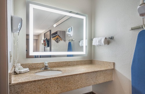 Greenwich Hotel | Red Roof Inn Virginia Beach