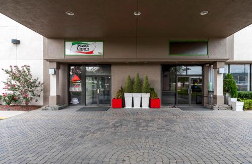 Carteret Hotel | Red Roof PLUS Newark Liberty Airport - Carteret