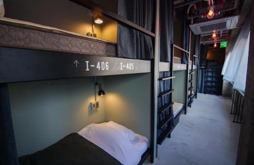 Kure House | Red Submarine
