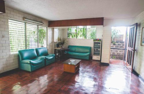 New Manila House | RedDoorz at Broadway Court Apartelle Quezon City