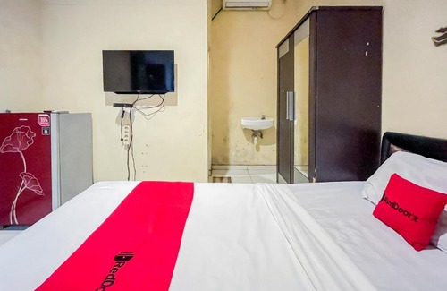Suko Manunggal Hotel | RedDoorz At Graha 99 Simomulyo