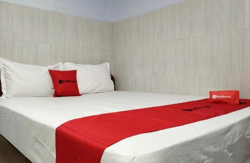 Sumenep Hotel | RedDoorz @ Hotel Surabaya Sumenep