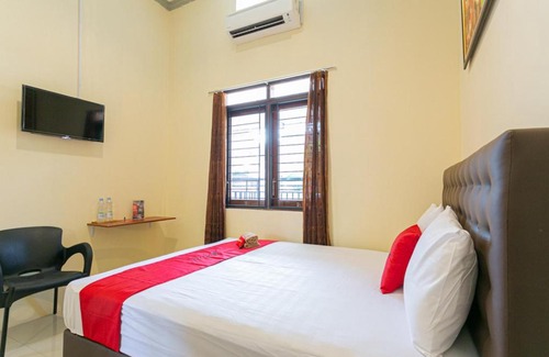 Sumenep Hotel | RedDoorz @ Hotel Surabaya Sumenep