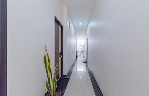 West Cirebon Hotel | RedDoorz near CSB Mall Cirebon