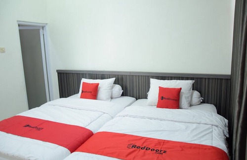 Purwokerto House | RedDoorz near GOR Satria Purwokerto