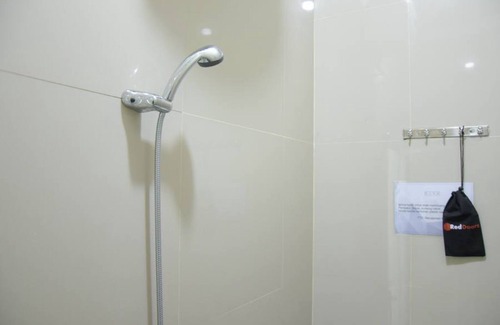 Purwokerto House | RedDoorz near GOR Satria Purwokerto