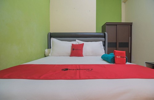 Balikpapan House | RedDoorz near Living Plaza Balikpapan 2