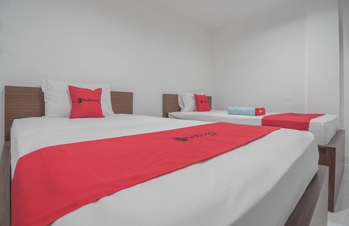 Balikpapan House | RedDoorz near Living Plaza Balikpapan