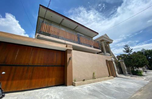 Mojokerto Hotel | RedDoorz near Mojokerto Train Station