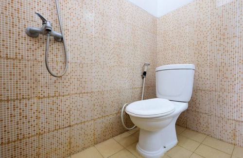 Purwokerto House | RedDoorz near Moro Mall Purwokerto