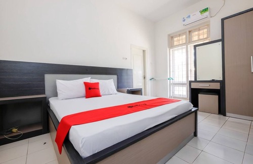 Purwokerto House | RedDoorz near Moro Mall Purwokerto