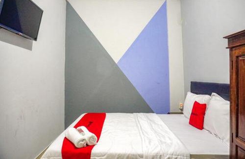 Buleleng Hotel | RedDoorz near Penimbangan Beach Singaraja
