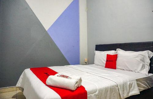 Buleleng Hotel | RedDoorz near Penimbangan Beach Singaraja
