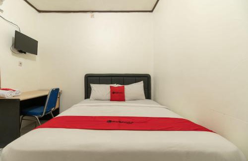Gandaria-selatan Hotel | RedDoorz near Pondok Indah Water Park