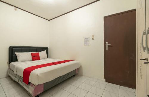 Gandaria-selatan Hotel | RedDoorz near Pondok Indah Water Park