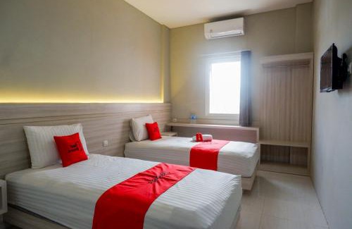 West Semarang House | RedDoorz Near PRPP Marina Semarang