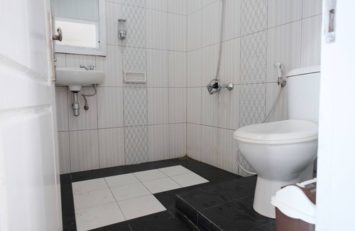 Bangko Hotel | RedDoorz near RSUD Kolonel Abundjani Bangko
