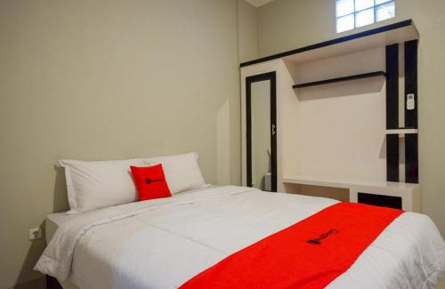 Pogung Lor Hotel | RedDoorz Plus near Jogja City Mall 5