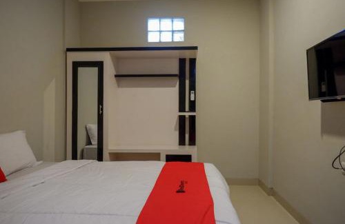 Pogung Lor Hotel | RedDoorz Plus near Jogja City Mall 5