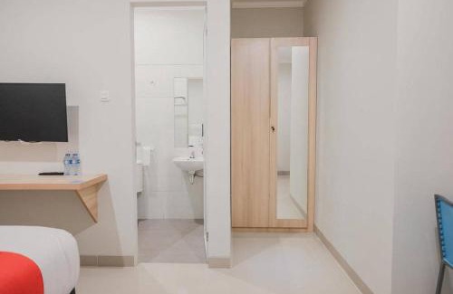 Tangerang House | RedDoorz Plus near Soekarno Hatta Airport Taman Mahkota