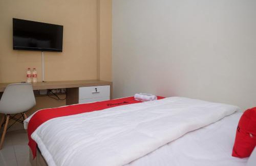 Surakarta Hotel | RedDoorz Plus near UMS Solo 2