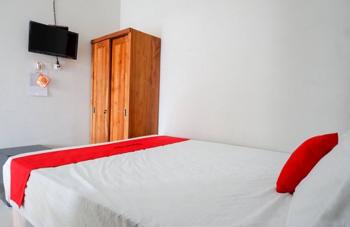 Tegal House | RedDoorz Plus Syariah near Stasiun Tegal 2