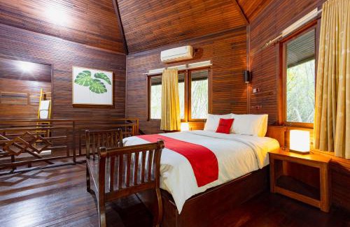 Pantai Indah Kapuk House | RedDoorz Resort @ Taman Wisata Mangrove