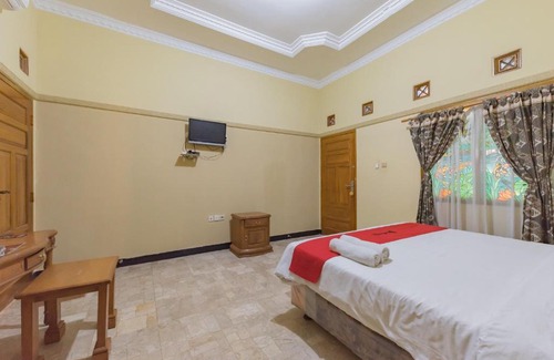 Tasikmalaya Hotel | RedDoorz Syariah at Bumi Eyang Enin Homestay Tasikmalaya
