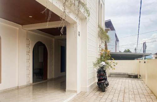 Bandar Lampung Hotel | RedDoorz Syariah at Cikomi Kostel Enggal Lampung