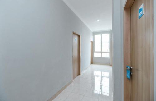 Depok House | RedDoorz Syariah @ Cinere Depok