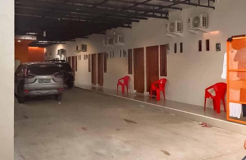 Haurgeulis Hotel | RedDoorz Syariah @ Haurgeulis