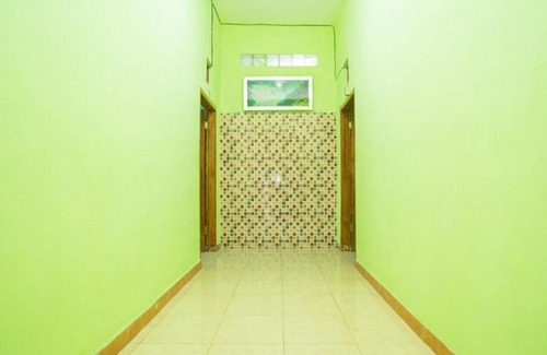 Sidomulyo Hotel | RedDoorz Syariah near Batu Night Spectacular 3