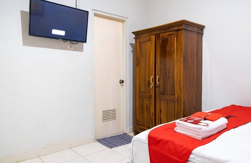 Kalimalang House | RedDoorz Syariah near Grand Kota Bintang