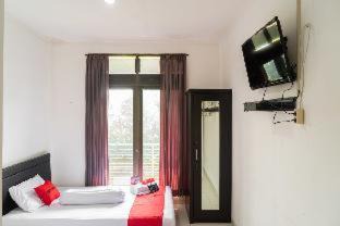 Pekayon Jaya House | RedDoorz Syariah near Grand Galaxy Park