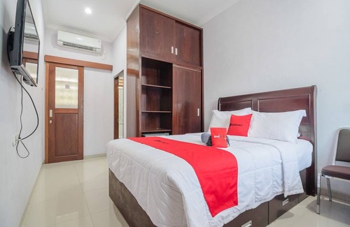Balikpapan House | RedDoorz Syariah near Sepinggan Airport Balikpapan
