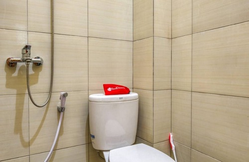 Blitar Hotel | RedDoorz Syariah near Kebon Rojo Park Blitar