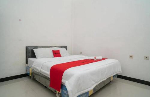 Banjarbaru Hotel | RedDoorz Syariah Near Syamsudin Noor Airport 4