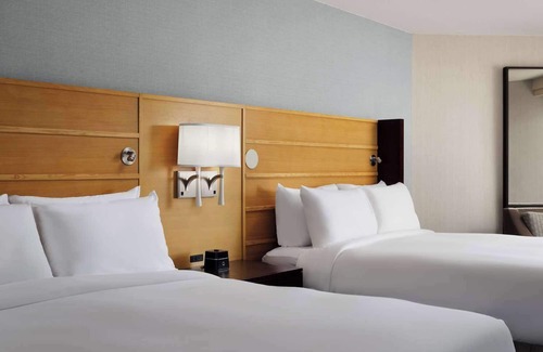 South Redondo Hotel | Redondo Beach Retreat! Near Hermosa Pier, Pet-Friendly Stay with Balcony!