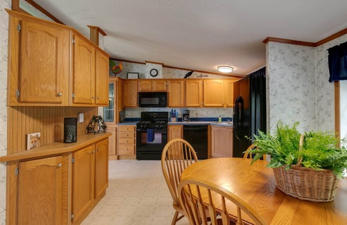 Sabinsville House | Redtail Haven: Your Gateway to Nature's Bounty