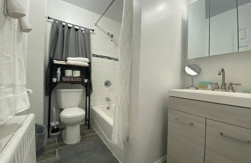 Snyder Square Apartment | Reduced Priced! Apt by American Dream, Sleeps 6