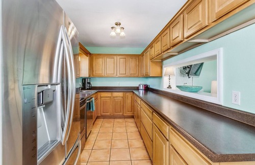 Villa Primera House | *Reduced Rates* Sunshine and Sand | Your Comfortable Waterfront House | Sandy Yard |Family Friendly