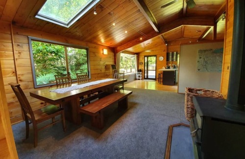 Rotorua House | Redwood Hub - LITERALLY bordering the Redwood Forest