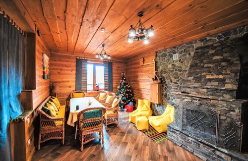 Vinnichki House | RedWoodHouse