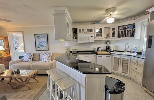 Reeds Bay Condo | Reeds House on Reeds Bay. On the sea with Wonderful Sea Views From Every Room.