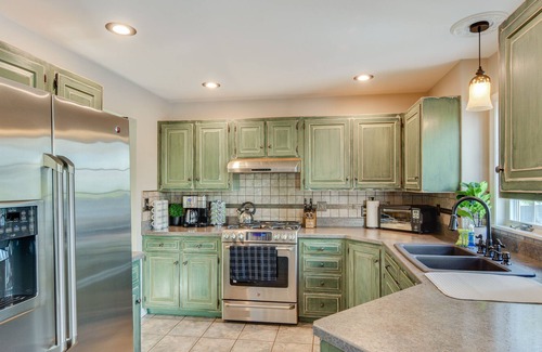 Reedsville House | Reedsville Retreat - Pool, Hot Tub & Fireplace!