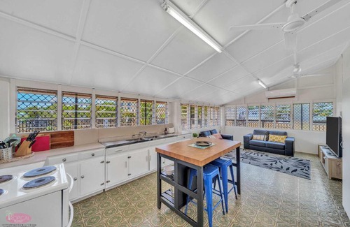Kurrimine Beach House | Reef Shack Beach Vibes Stroll to the beach
